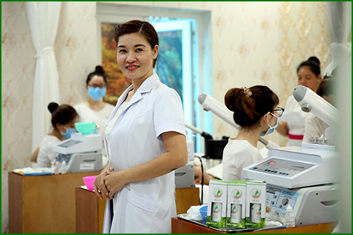 <div>Lê Thị Thúy Sen</div>
Một bậc thầy giàu kinh nghiệm trong giảng dạy đào tạo.